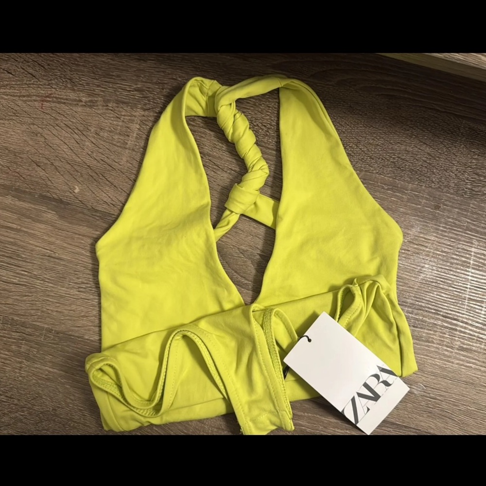 ZARA Neon Yellow Lime Sleeveless V-neck
Twist Cross Back Snap Thong Bodysuit - Picture 8 of 9